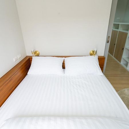 Banku Tea House Samyan (Adults Only) Hostel Bangkok Exterior photo